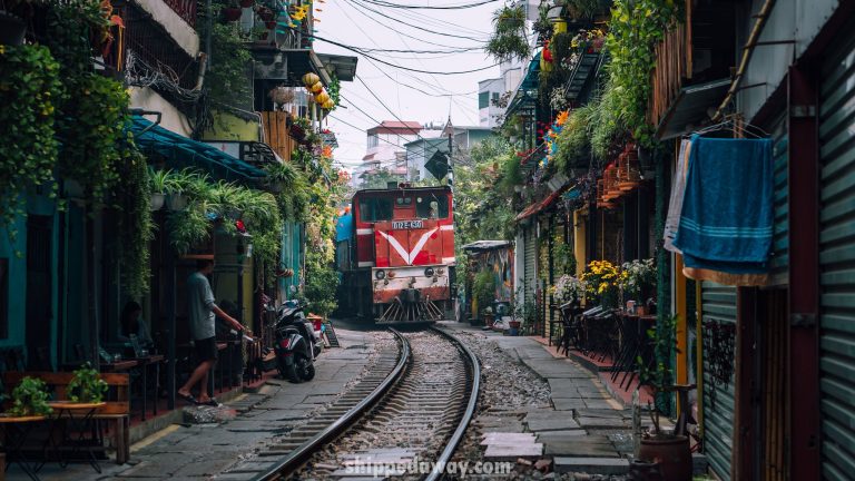 famous-hanoi-train-street