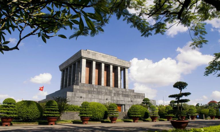 ho-chi-minh-mausoleum-4